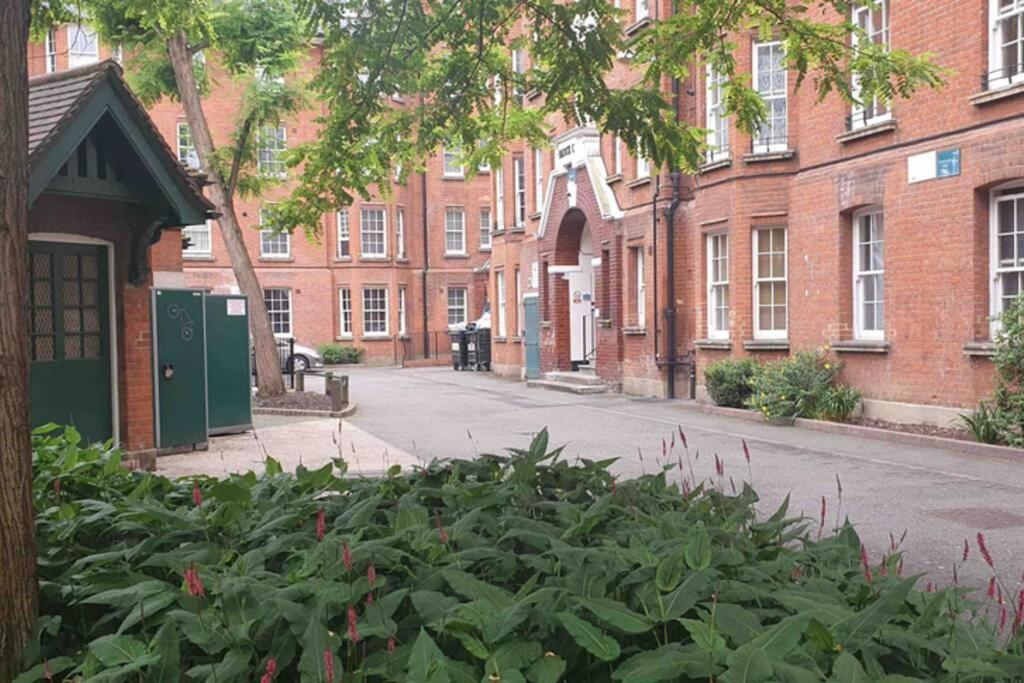 Central 1 Bedroom Apartment *Zone 1* Elephant And Castle Londres Exterior foto