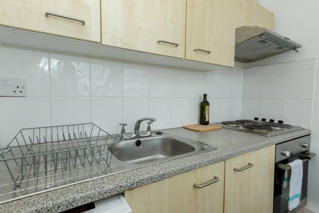 Central 1 Bedroom Apartment *Zone 1* Elephant And Castle Londres Exterior foto
